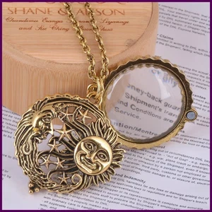 Lupe Glas Anhänger Sonne mit Mond und Sternen Halskette antik goldfarben - Bild 1 von 26