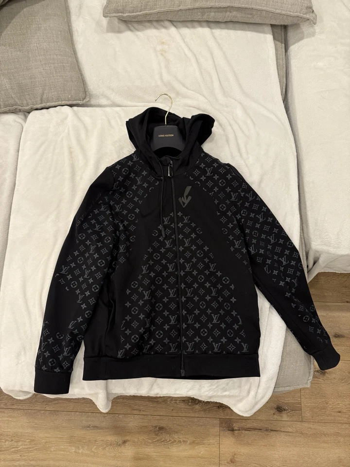 Chaqueta polar con monograma Louis Vuitton LV Foto 1 de 4