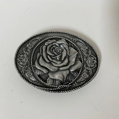 Flor de rosa con hoja de peltre vintage 1981 Siskiyou hebilla de cinturón occidental vintage Foto 1 de 4