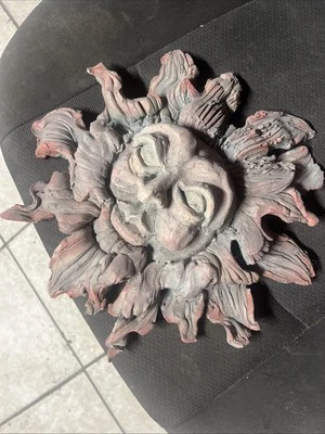 Escultura de cemento solar  Foto 1 de 2