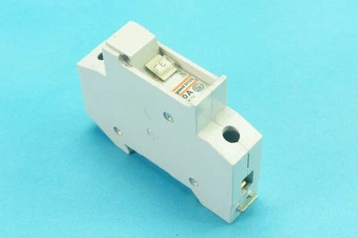 Portafusibles Legrand 001125 para fusible 8,5x31,5mm 20A 400VAC 1 polo (sin fusibles) Foto 1 de 2