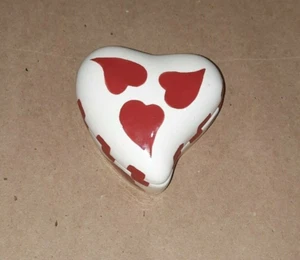Caja de baratijas en forma de corazón rojo y blanco - Imagen 1 de 9