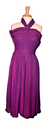 Vestido De Colección Gauzy Formal Baile de graduación Magenta Convertible Sin Tirantes Halter Fluido | Pequeño Foto 1 de 4