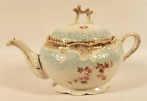 Vintage Small Teapot Floral Gold Gild/Dusting Blue Airbrushed White 3 Cup A30 - Picture 1 of 7