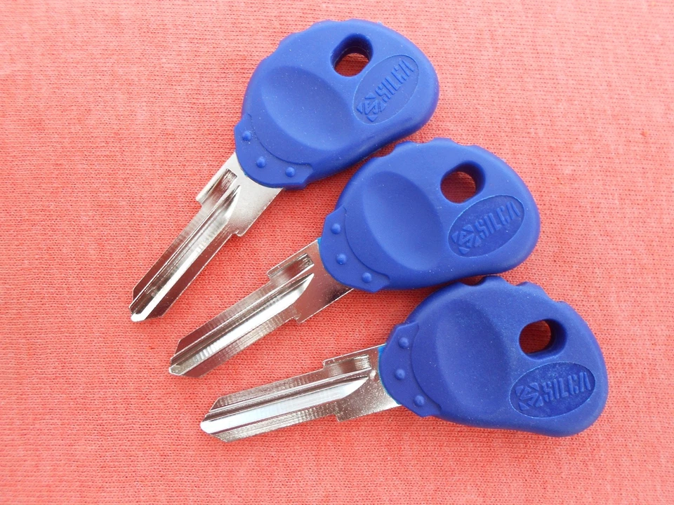 3 LLAVES EN BLANCO BUELL BLAST FIREBOLT LIGHTNING ULYSSES LLAVE AZUL BUELL  Foto 1 de 1