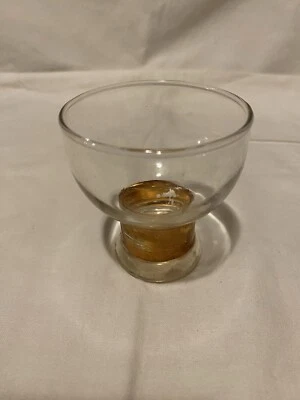 "Servidor de bebidas de cóctel dorado Pyrex 2,75"" de alto X 2,5"" de ancho algunos arañazos vintage" Foto 1 de 4