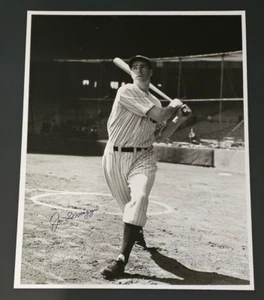 JOE DIMAGGIO Signed 16x20 Photo-HALL OF FAME-NEW YORK YANKEES-PSA Letter - Picture 1 of 6