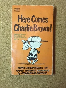 HIER KOMMT CHARLIE BRAUN! Comics von Charles Schulz 1961 Erdnüsse Vintage 1. Druck PB - Bild 1 von 2