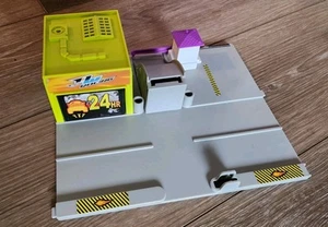 Nice Hot Wheels Mega City 2007 Singolo Blocco 24 Ore Racing Garage Play Set - Foto 1 di 2
