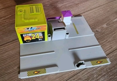 Nice Hot Wheels Mega City 2007 Single Block 24HR Racing Garage Play Set B1 - Image 1 of 2