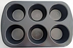 NEU Wilton 6 Tassen Muffin Cup Kuchen Form Antihaft - Bild 1 von 3