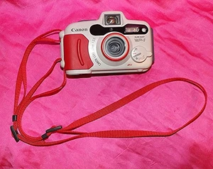 💥 Canon Sure Shot WP-1 Weatherproof 35mm Camera 32mm f/3.5 lens Flash Auto - Picture 1 of 3