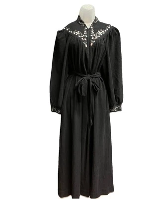 Bata vintage tocador fair bordada cuello y manga negra cremallera bolsillos delanteros S-M Foto 1 de 4