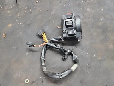 Interruptor de manillar de control izquierdo Suzuki GSXR 750 GSX-R 750 2014 2013 señal de giro Foto 1 de 3