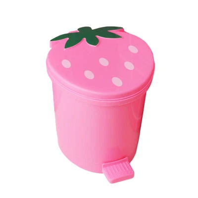 Pequeño lindo cubo de basura de fresa con tapa cubo de basura cubo de basura de escritorio Foto 1 de 4