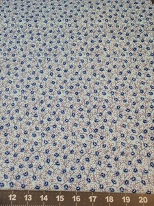 2 Yards Quilters Calico's Blue Floral Cotton Wuilt Craft Fabric - Picture 1 of 2