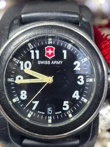 VICTORINOX SWISS ARMY 100M,W.R,24 HOURS MILITARY DIAL, QZ UNISEX WATCH. - Picture 1 of 12