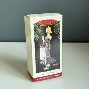 Hallmark Keepsake Solo In The Spotlight Barbie 1995 adorno de Navidad nuevo en caja - Imagen 1 de 2