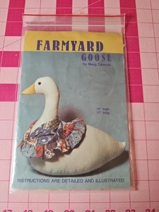 Vintage 1982 Country Farmyard Gans 15 Zoll groß Stofftier Stoff Fabrikationen SCHNITT - Bild 1 von 3