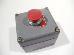 Square D KY-1 Class 9001 Control Station Emergency Stop Switch Enclosure - Picture 1 of 4