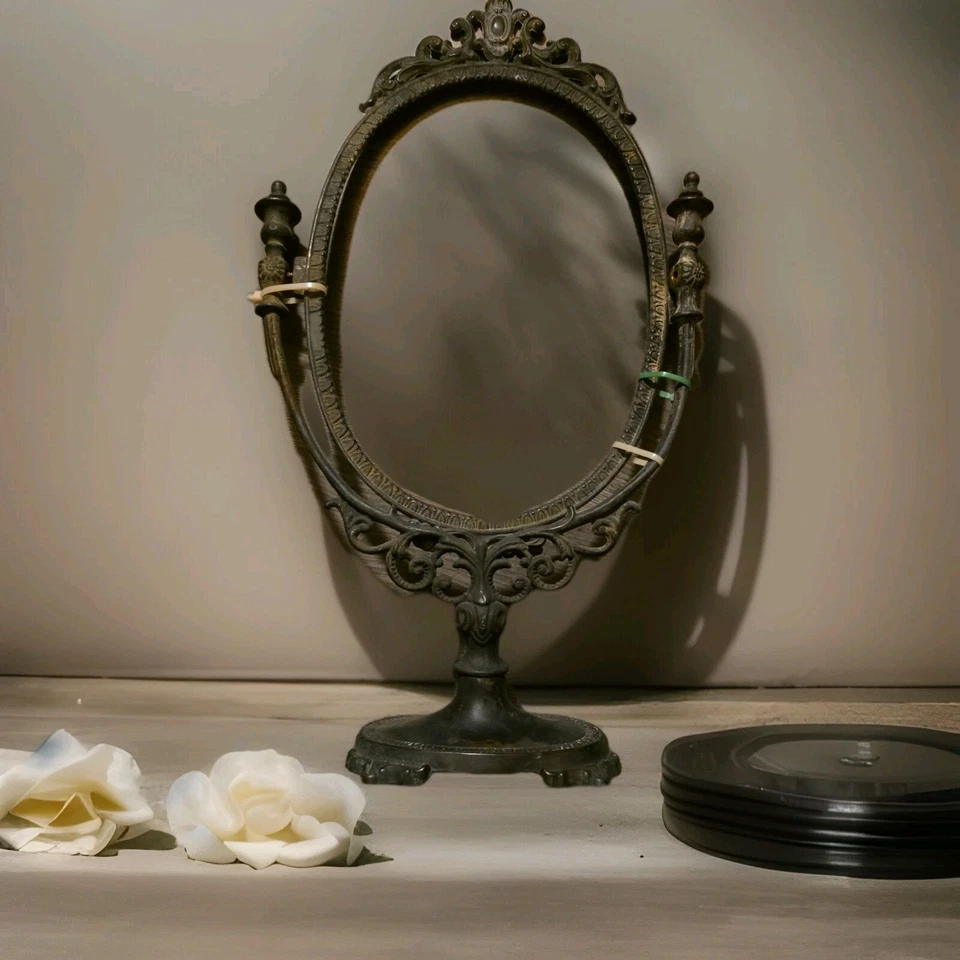 RARE VINTAGE MIRROR BRASS ORNATE ART DESK DECOR EXQUISITE BAROQUE ITALIAN STYLE  - Image 1 of 4