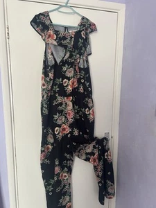 Woman Black/red Floral Printed Jumpsuit By Peacocks Size 20 - Picture 1 of 24