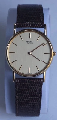 Vintage Seiko 5Y30-7000 Super Thin Watch - Gold Dial, Original Band - Image 1 of 4