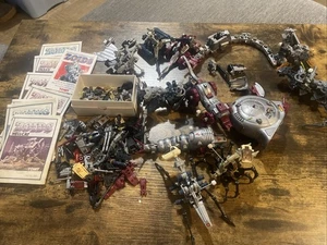 Vintage Tomy Zoids enorme lotto ricambi o riparazioni C1980s Slime Manta Znake Trooper - Foto 1 di 14