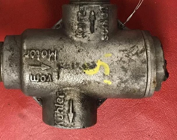 1969-1973 Porsche 911 Oil Thermostat 90110780101 - Image 1 of 4