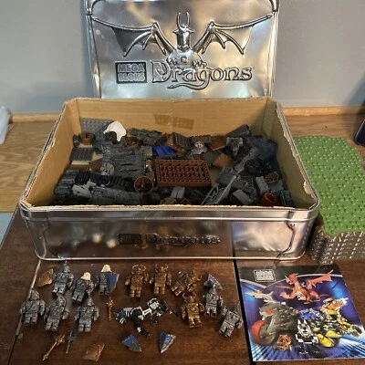 Mega Bloks Mini Figuras Caballeros Caballos Escudos Armas Tierra Castillo Lote En Lata Foto 1 de 4