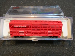 N - Atlas 35232 - 40' Stock , Great Northern 55928 NIB MM couplers - Picture 1 of 2
