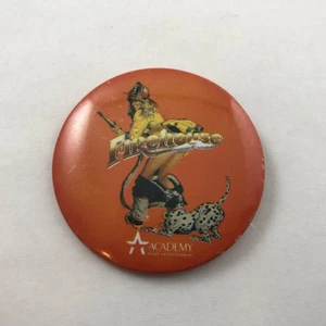 Spilla pulsante promo film caserma dei pompieri 1987 vintage - Foto 1 di 2