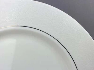 2 Royal Doulton Lace Point Speiseteller - Bild 1 von 8