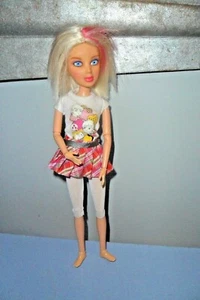 Peluca articulada Spin Master Liv Doll Sophie 11,5" pelo rosa rubio ojos azules - Imagen 1 de 5