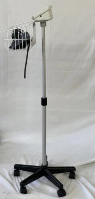 Monitor BP digital profesional CONTEC 08A sobre soporte enrollable, con spo2, 2 puños Foto 1 de 3