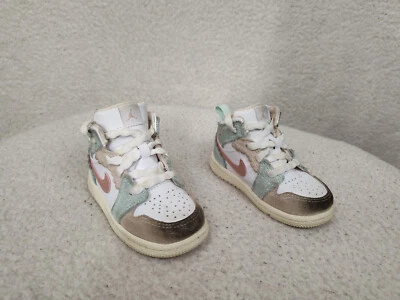 Nike Air Jordan 1 MID SE Toddler Sneakers 7C White Leather Lace Up Comfort Shoe - Image 1 of 4