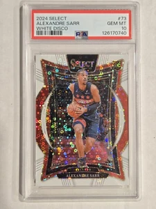 2024 PANINI SELECT WHITE DISCO PRIZM #73 ALEXANDRE SARR ROOKIE RC # 45/75 PSA 10 - Foto 1 di 2