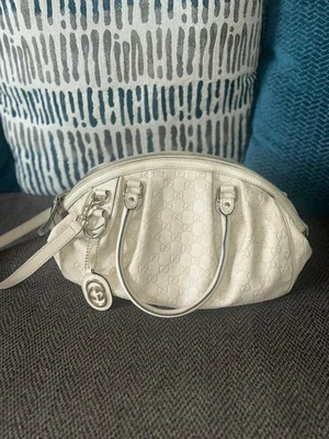 Cartera Gucci de cuero gris claro + beige Foto 1 de 4