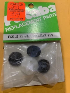 Futaba FP-S32 S132 Gear Set 4 Gears Part # FGS-32 , FTUM3360 New Old Stock - Picture 1 of 6