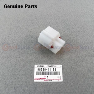 Genuine Crown Majesta GRS182 GRS181 GRS180 Two Pin Side Marker Light Connector - Picture 1 of 3