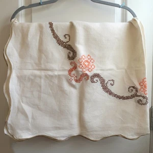 Vintage quadratische überbackene Tischdecke 70er Retro Spirale Kreuzstich Stickerei 40" - Bild 1 von 11