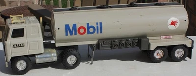 Camión cisterna de acero prensado ERTL ACEITE MÓVIL Foto 1 de 4