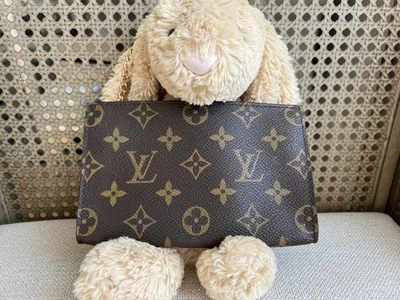 Louis Vuitton Monograma Bolsa Cosmética 15 Muñequera o Bolso de Hombro Foto 1 de 4