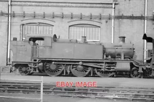 PHOTO  GWR LOCO NO 6111 SWINDON 1960S - Picture 1 of 1