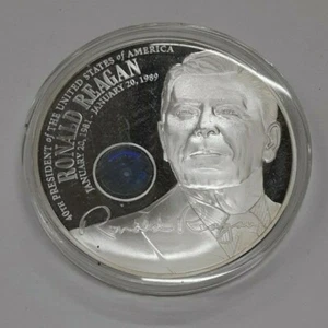 Medalla a prueba del presidente Ronald Reagan chapada en plata con holograma en cápsula con certificado de autenticidad - Imagen 1 de 3