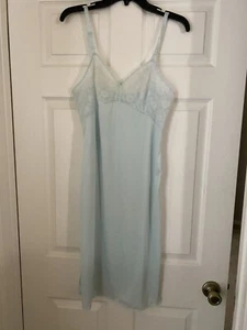 VINTAGE OLGA AQUA NYLON FULL SLIP STYLE 989 A FREEDOM FRONT Size 34 - Picture 1 of 7