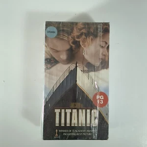Titanic (VHS, 1998, 2-Tape Set) Beide Kassetten inklusive VHS Kassetten Set ungetestet - Bild 1 von 8