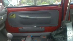 1x Tür Verkleidung rechts Renault Twingo 1,2 11/98 original 28000 km weit. Teile - Bild 1 von 13