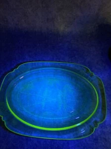 Vintage Federal Glass "Parrot" Sylvan Green Uranium 11" Oblong Serving Platter - Picture 1 of 8