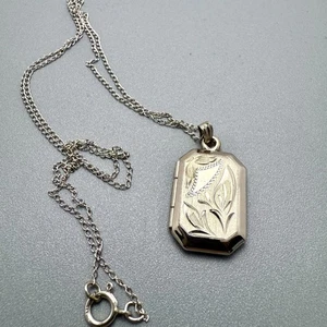 Sterling Silber .925 rechteckiges Medaillon an 18" Kette 3,4 Gramm - Bild 1 von 9